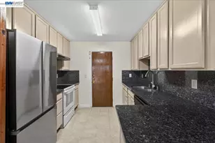 8373 Locust Pl, Dublin, CA 94568 - Photo 10