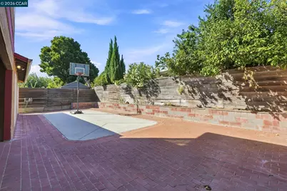 354 Yosemite Dr, Pittsburg, CA 94565 - Photo 24