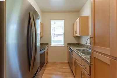 211 Bayside Ct, Richmond, CA 94804 - Photo 8
