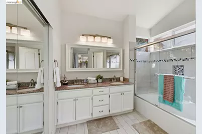 15 Lavagetto Ct, Alameda, CA 94502 - Photo 22