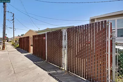 2370 Pine Ave, Richmond, CA 94806 - Photo 2