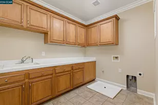 9569 Calibra Ln, Sacramento, CA 95827 - Photo 26