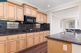 9569 Calibra Ln, Sacramento, CA 95827 - Photo 4