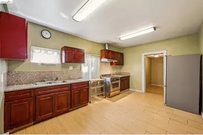 1820 International Blvd, Oakland, CA 94606 - Photo 10