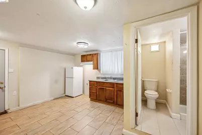 1820 International Blvd, Oakland, CA 94606 - Photo 56