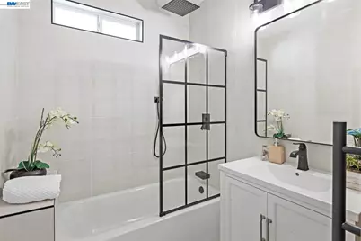 968 62nd St, Oakland, CA 94608 - Photo 22