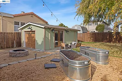 968 62nd St, Oakland, CA 94608 - Photo 28