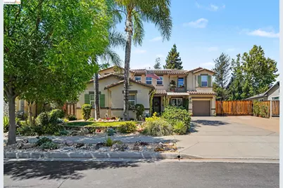 325 San Marino Ln, Brentwood, CA 94513 - Photo 2
