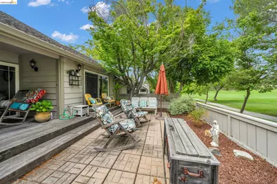 524 Silver Lake Dr, Danville, CA 94526 - Photo 2