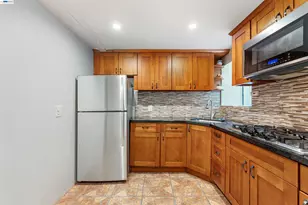 25 Regent St, San Francisco, CA 94112 - Photo 28
