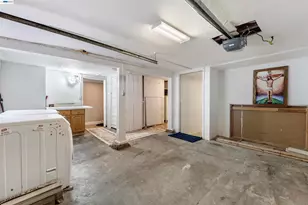 25 Regent St, San Francisco, CA 94112 - Photo 46