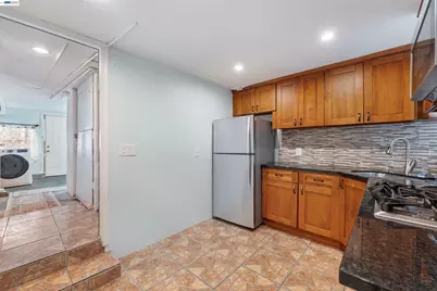 25 Regent St, San Francisco, CA 94112 - Photo 26