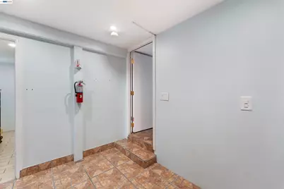 25 Regent St, San Francisco, CA 94112 - Photo 30