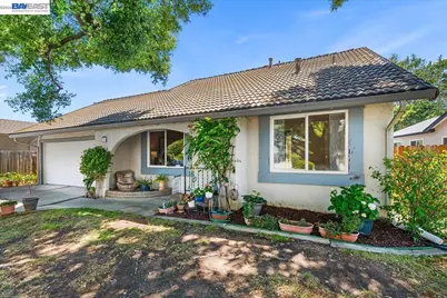 675 Alameda Dr, Livermore, CA 94551 - Photo 2