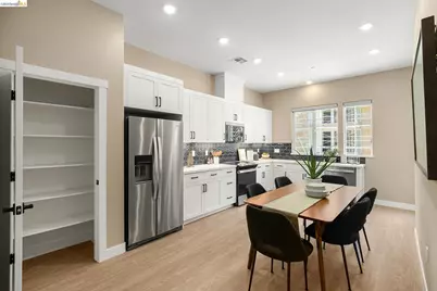 28928 Parkridge Loop #105, Hayward, CA 94544 - Photo 1