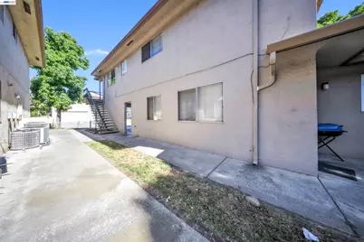 2300 Peppertree Way #4, Antioch, CA 94509 - Photo 8