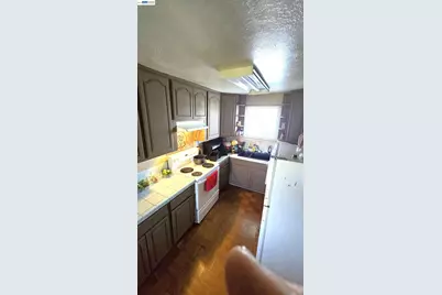 8600 Seneca Street, Oakland, CA 94605 - Photo 6