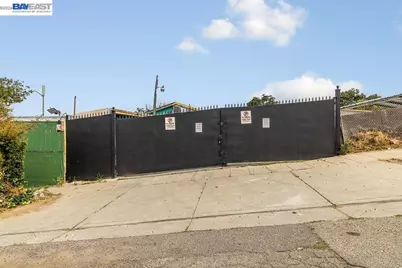 9346 Macarthur Blvd, Oakland, CA 94605 - Photo 2