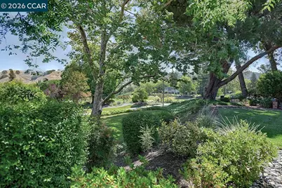 1109 Canyonwood Ct #1, Walnut Creek, CA 94595 - Photo 2