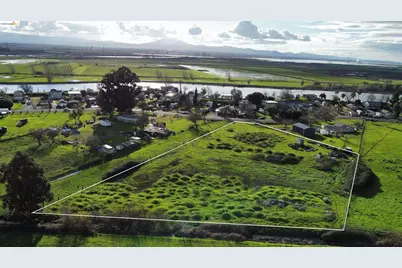 2115 Taylor St, Bethel Island, CA 95219 - Photo 2
