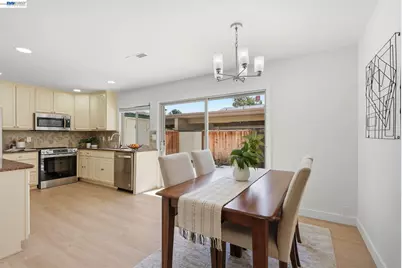 27540 Ponderosa Ct, Hayward, CA 94545 - Photo 12