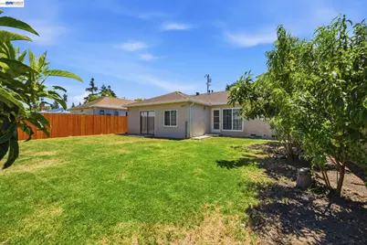 1135 Via Esperanza, San Lorenzo, CA 94580 - Photo 38