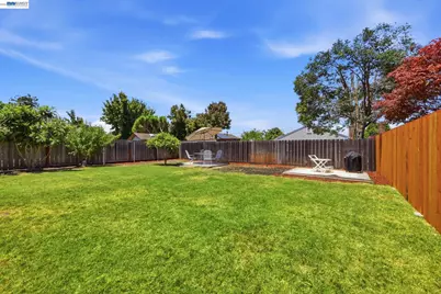 1135 Via Esperanza, San Lorenzo, CA 94580 - Photo 34