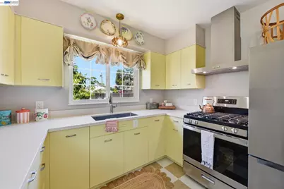 1135 Via Esperanza, San Lorenzo, CA 94580 - Photo 14
