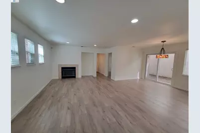 313 Turnstone Cir, Pittsburg, CA 94565 - Photo 4