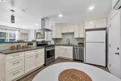 406 Mini Dr, Vallejo, CA 94589 - Photo 6