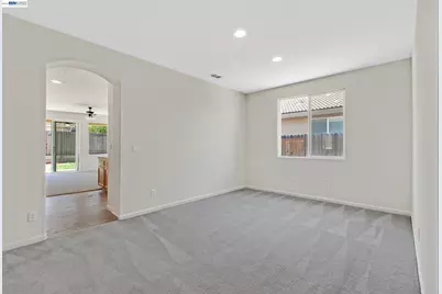 8415 Merry Hill Way, Elk Grove, CA 95624 - Photo 6