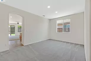 8415 Merry Hill Way, Elk Grove, CA 95624 - Photo 6