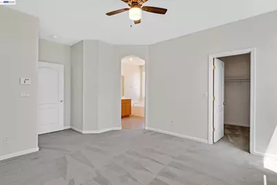8415 Merry Hill Way, Elk Grove, CA 95624 - Photo 22