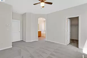 8415 Merry Hill Way, Elk Grove, CA 95624 - Photo 22