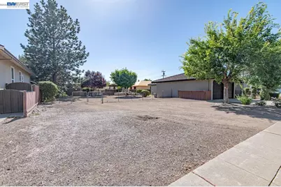 1681 5th St, Livermore, CA 94550 - Photo 8