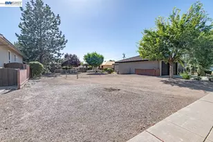 1681 5th St, Livermore, CA 94550 - Photo 8
