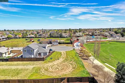 4901 Beldin Ln, Oakley, CA 94561 - Photo 6
