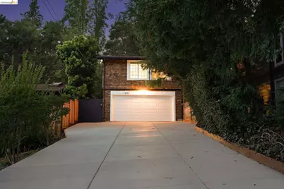 2185 Trafalgar Pl, Oakland, CA 94611 - Photo 2
