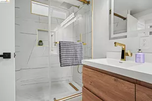 2185 Trafalgar Pl, Oakland, CA 94611 - Photo 24
