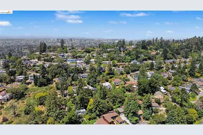 2185 Trafalgar Pl, Oakland, CA 94611 - Photo 40