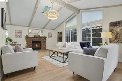 2185 Trafalgar Pl, Oakland, CA 94611 - Photo 10