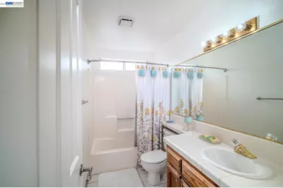 230 Laurelwood Cir, Manteca, CA 95336 - Photo 12