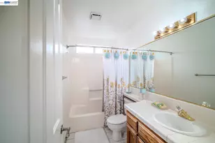 230 Laurelwood Cir, Manteca, CA 95336 - Photo 12