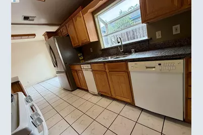 14631 Rollins St, San Leandro, CA 94579 - Photo 14
