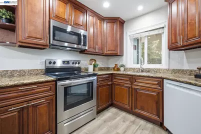 370 Sequim Cmn, Fremont, CA 94539 - Photo 8