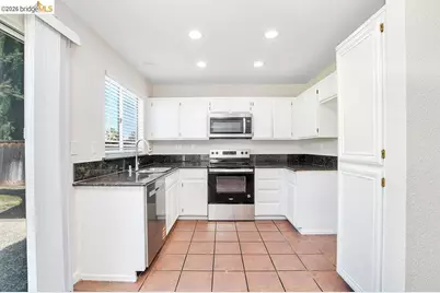5104 Grass Valley Way, Antioch, CA 94531 - Photo 12