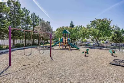 105 Chesapeake Dr, Union City, CA 94587 - Photo 40
