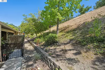 2029 Ptarmigan Dr #2, Walnut Creek, CA 94595 - Photo 42