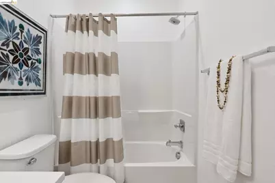 1532 Seawind Dr, Richmond, CA 94804 - Photo 32