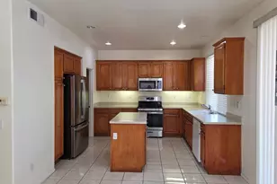 132 Citrine Ct, Gardena, CA 90248 - Photo 8